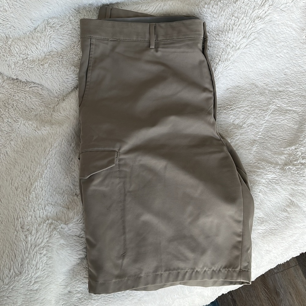 Greg Norman Men’s Cargo Shorts
